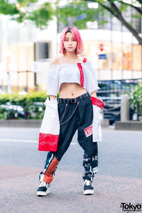 Tokyo Girl Streetwear Style w/ Pink Hair, Crop Top & Cote Mer Graphic Print Pants