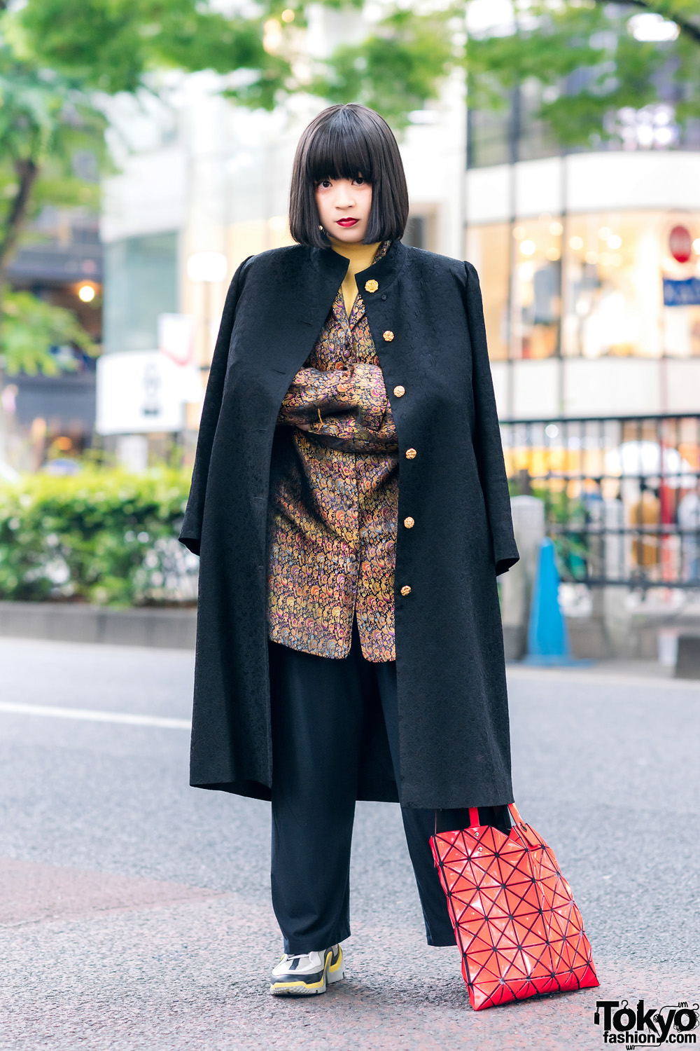 bao bao issey miyake  Tokyo street style, Cool street fashion, Harajuku  fashion street