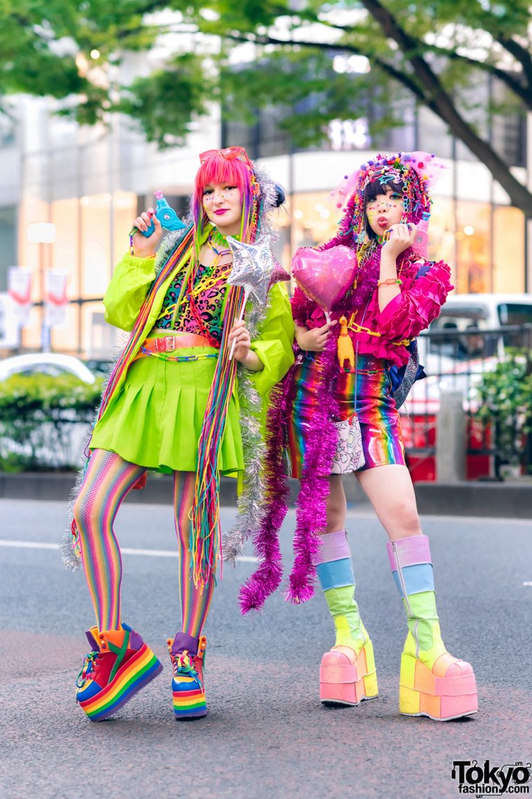 Japanese Kawaii Streetwear Styles w/ Hair Falls, Tinsel Boas, Balloons ...