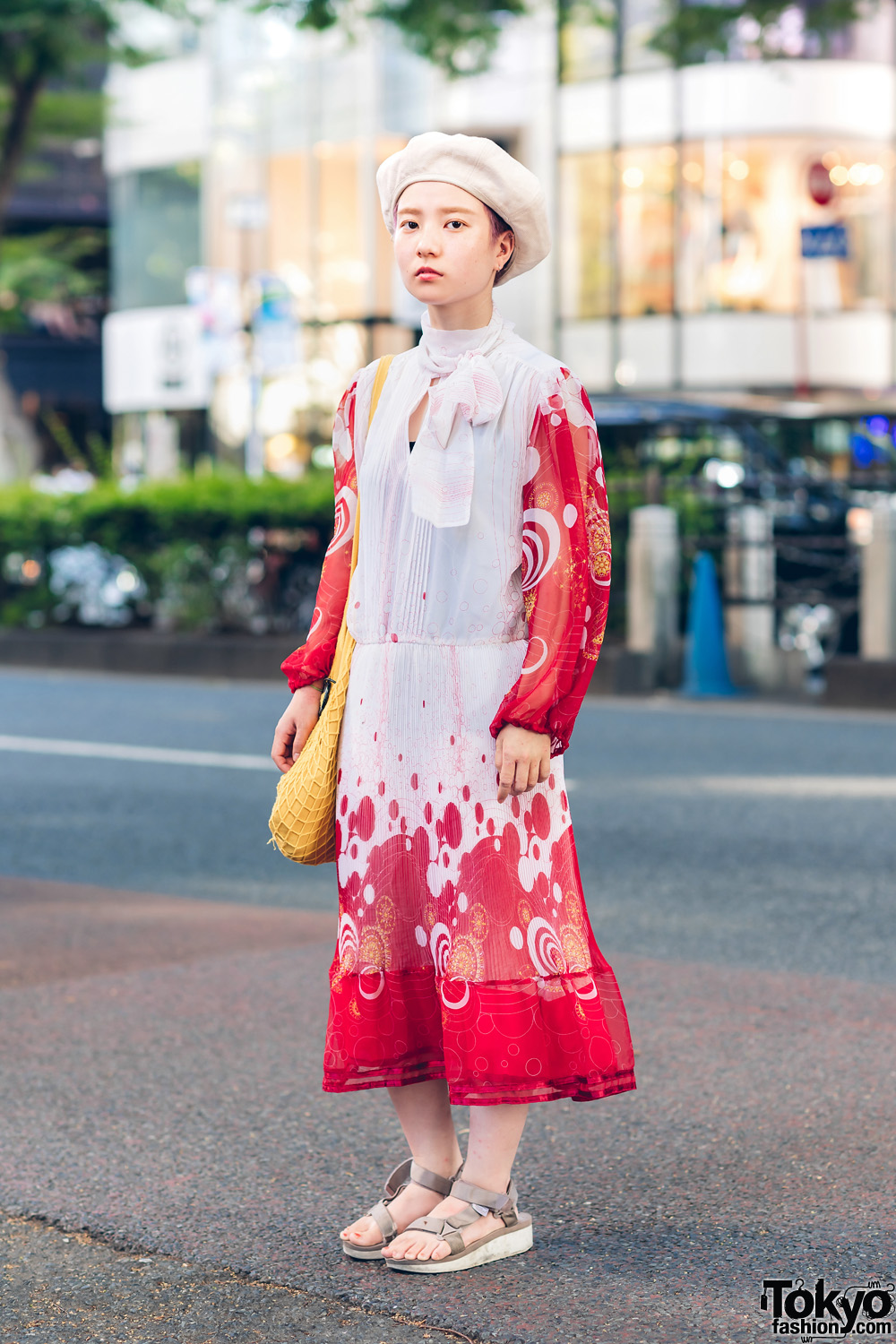 Japanese Hair Stylist in Chic Street Style w/ Beret, Hawkins, Quarter ...