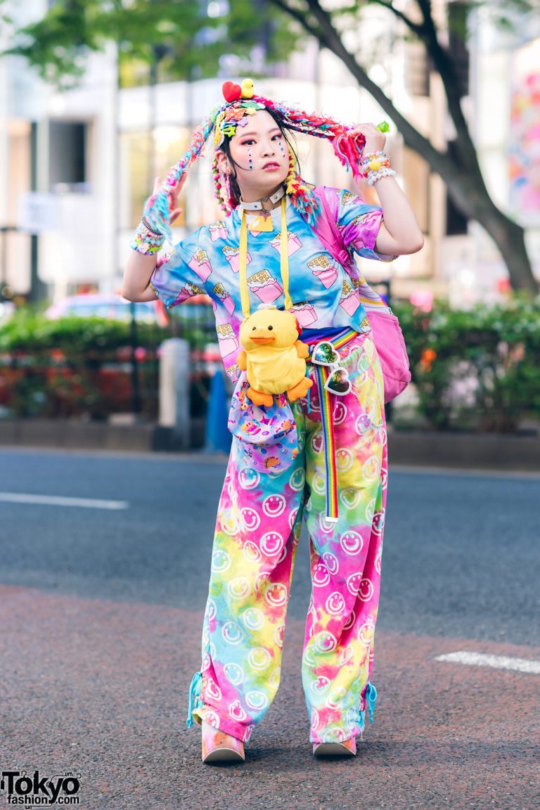 Colorful Kawaii Harajuku Street Style w/ Rainbow Hair Falls, Decora ...