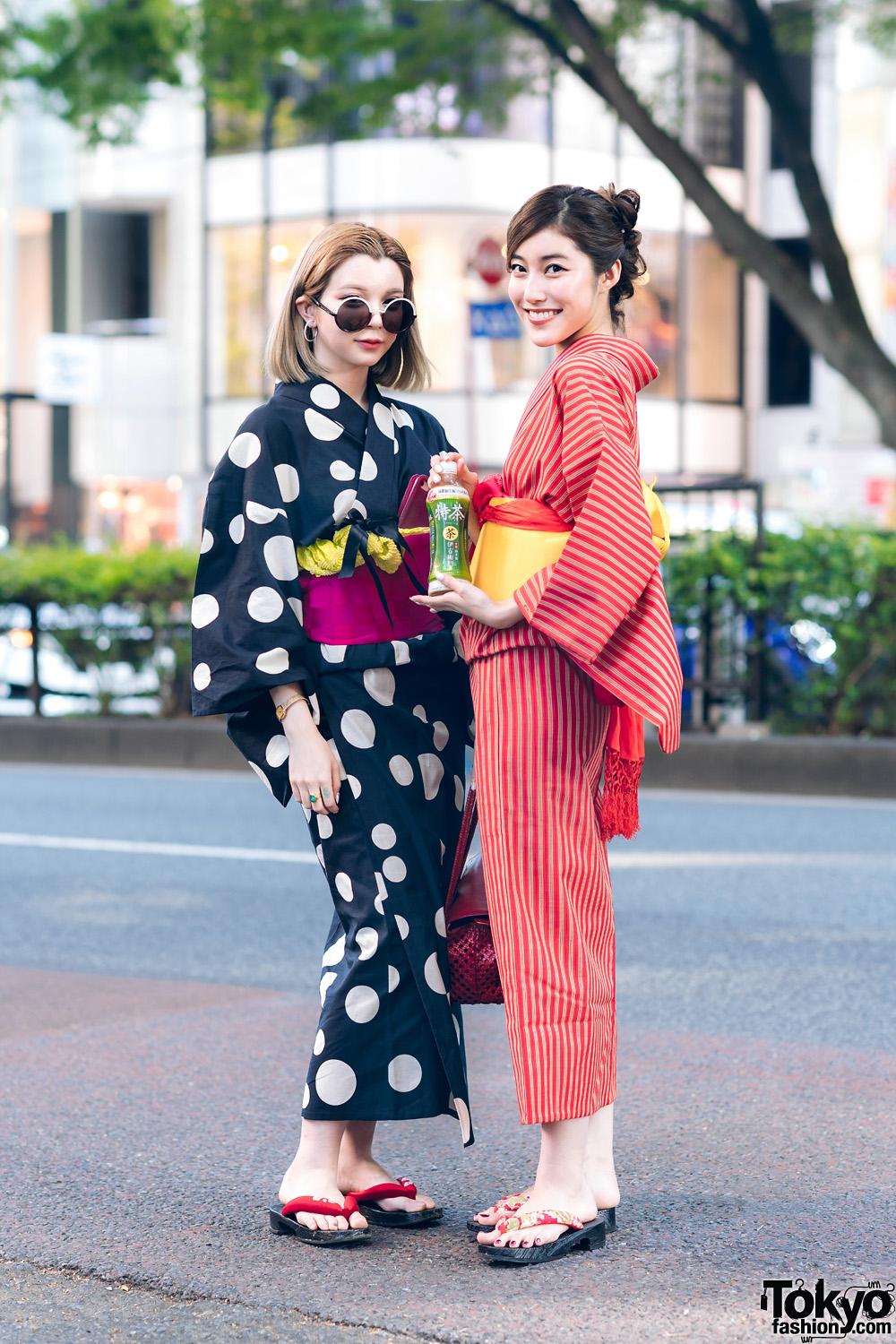 Harajuku Yukata W Geta Sandals Red Woven Bag And Marc Jacobs Sunglasses Tokyo Fashion