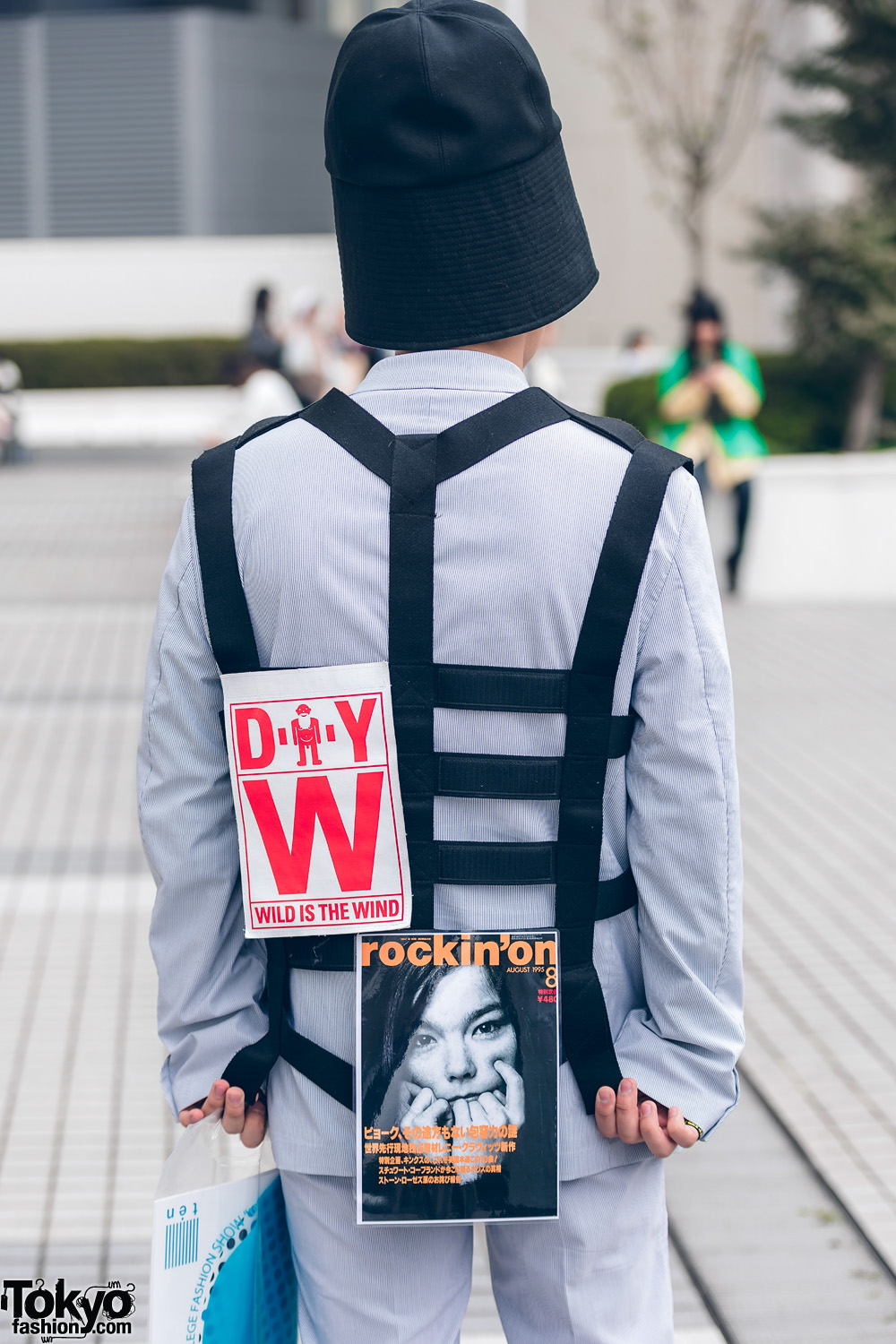 Suspenders Street Style in Harajuku w/ Walter Van Beirendonck “Demand  Beauty”, UNIQLO & Red Wing Boots – Tokyo Fashion