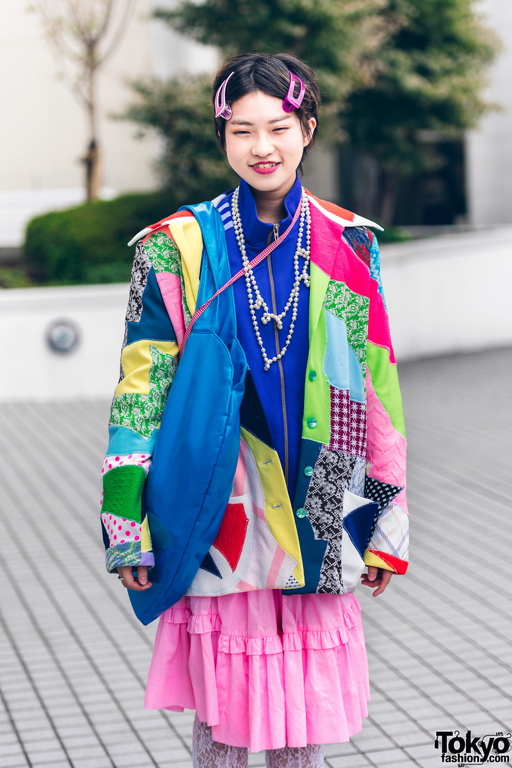 Colorful Bunka College Street Style w/ Pixie Cut & Oversized Hair Clips ...