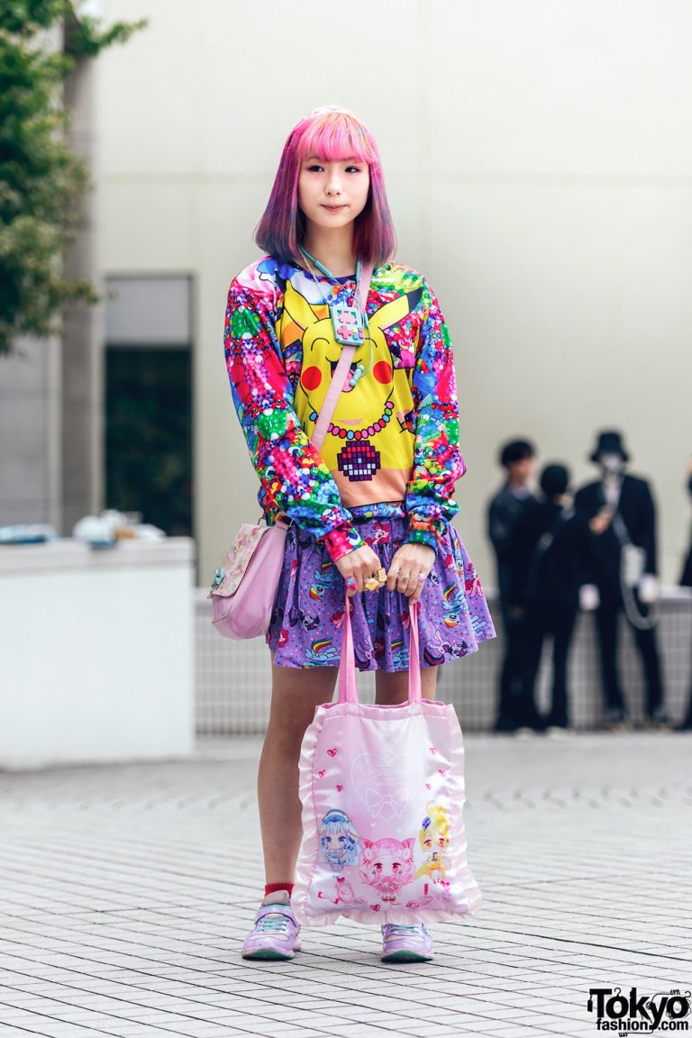 Kawaii Shinjuku Street Style w/ Pink Hair, Mixed Prints, Vintage ...