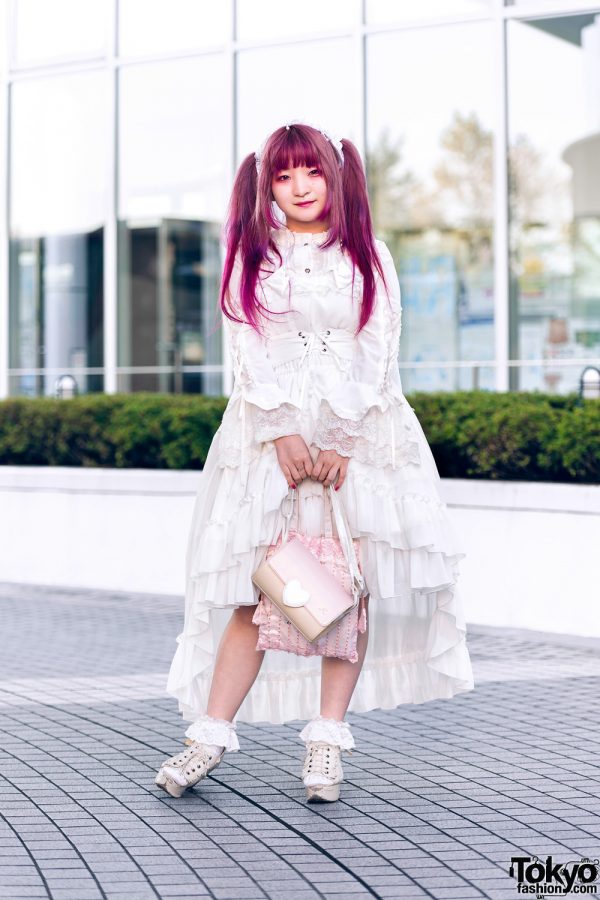 All White Fashion w/ Twin Pink Tails, Red Eye Makeup, Ruffle Headpiece, Atelier Pierrot, Metamorphose Temps De Fille, Pink Bags & Axes Femme Wedges
