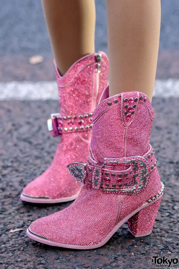 Pink Cowgirl Harajuku Street Style w/ Dolls Kill Cowboy Hat, Sugar ...