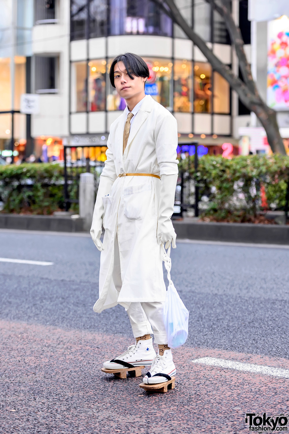 Japanese Sandals x Converse Chuck All Stars & White Gloves Style in Harajuku – Tokyo