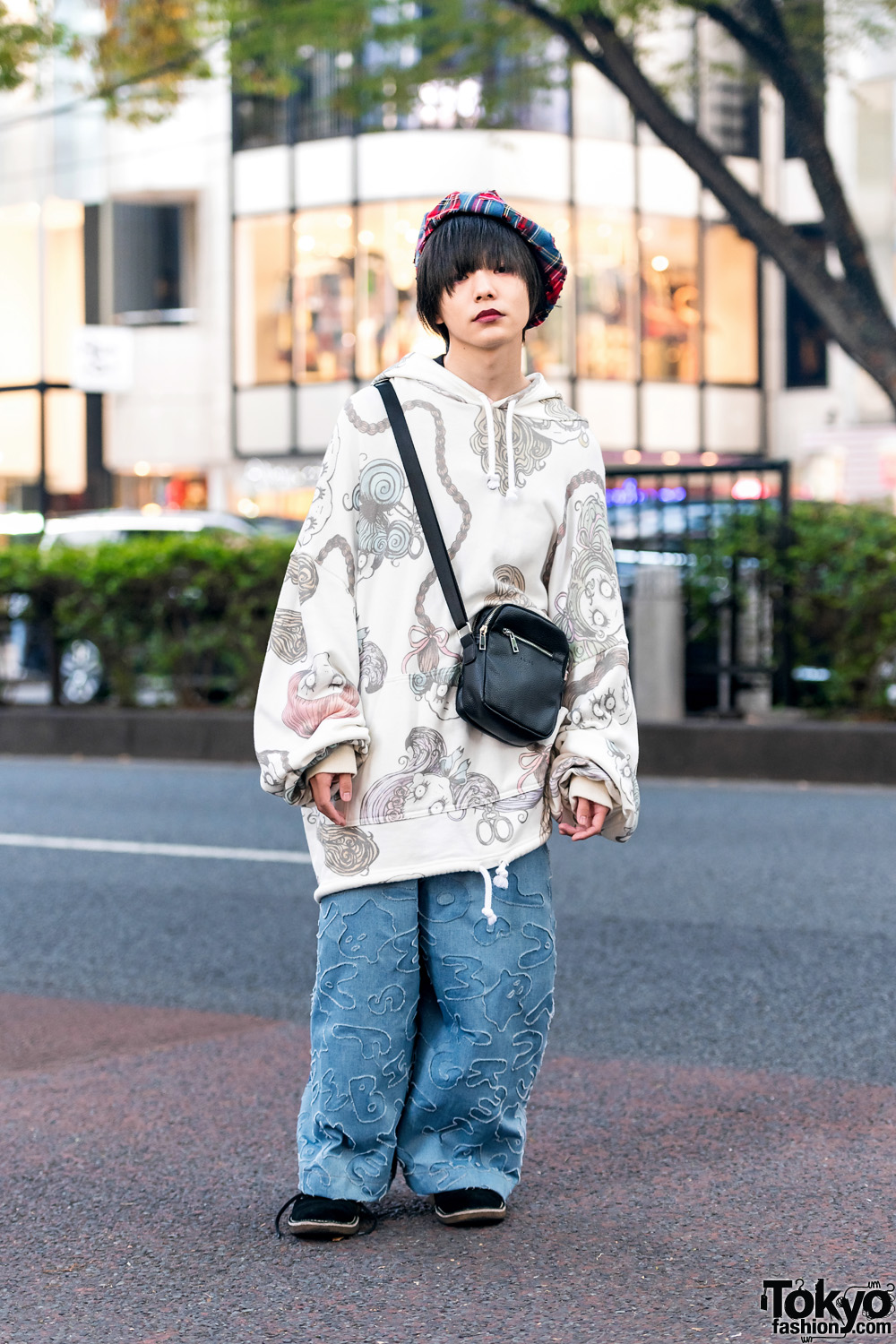 HEIHEI Oversized Street Fashion in Tokyo w/ Plaid Beret, Dark Lips, Patchwork Pants, Alive Crossbody Bag & Lee Suede Shoes