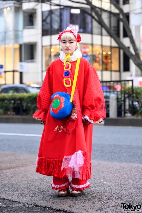 Kawaii Handmade Harajuku Street Style w/ Colorful Oversized Sleeves, Pierrot Collar, Lace & Oyasumi Club