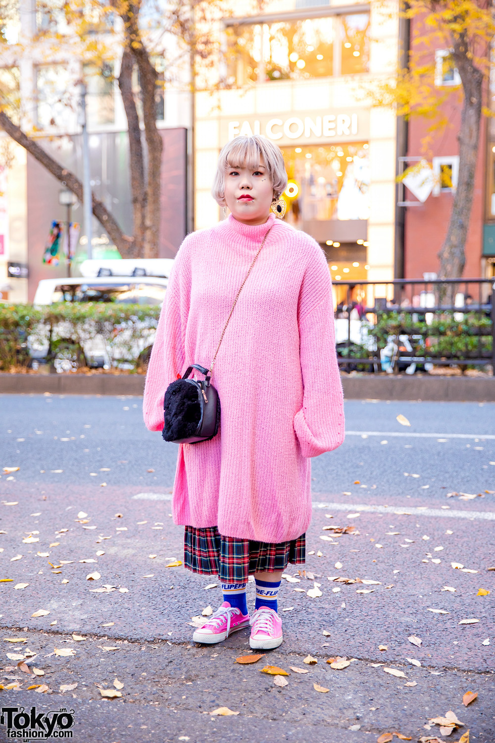 Oversized Sweater Fashion in Harajuku w/ Ear & Facial Piercings, H&M Loose Knit Sweater Dress, Plaid Midi Skirt, Furry Chain Bag & Pink Sneakers