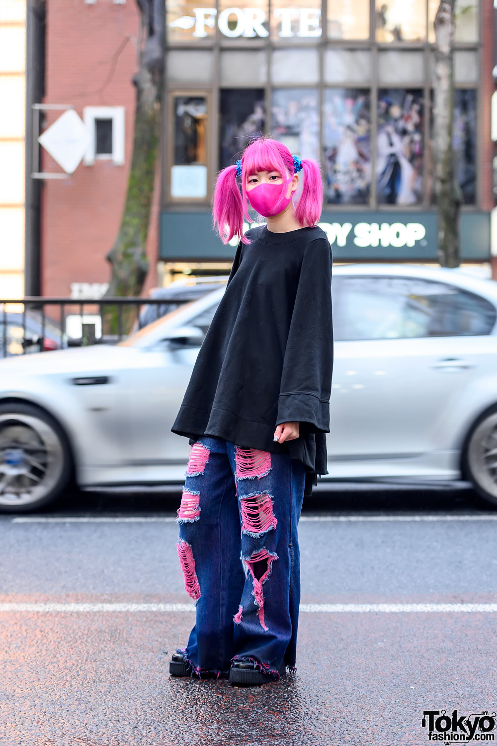Pink Twintails Kawaii Harajuku Street Style w/ Face Mask, One Spo Oversized Top & Qooza Platform Creepers