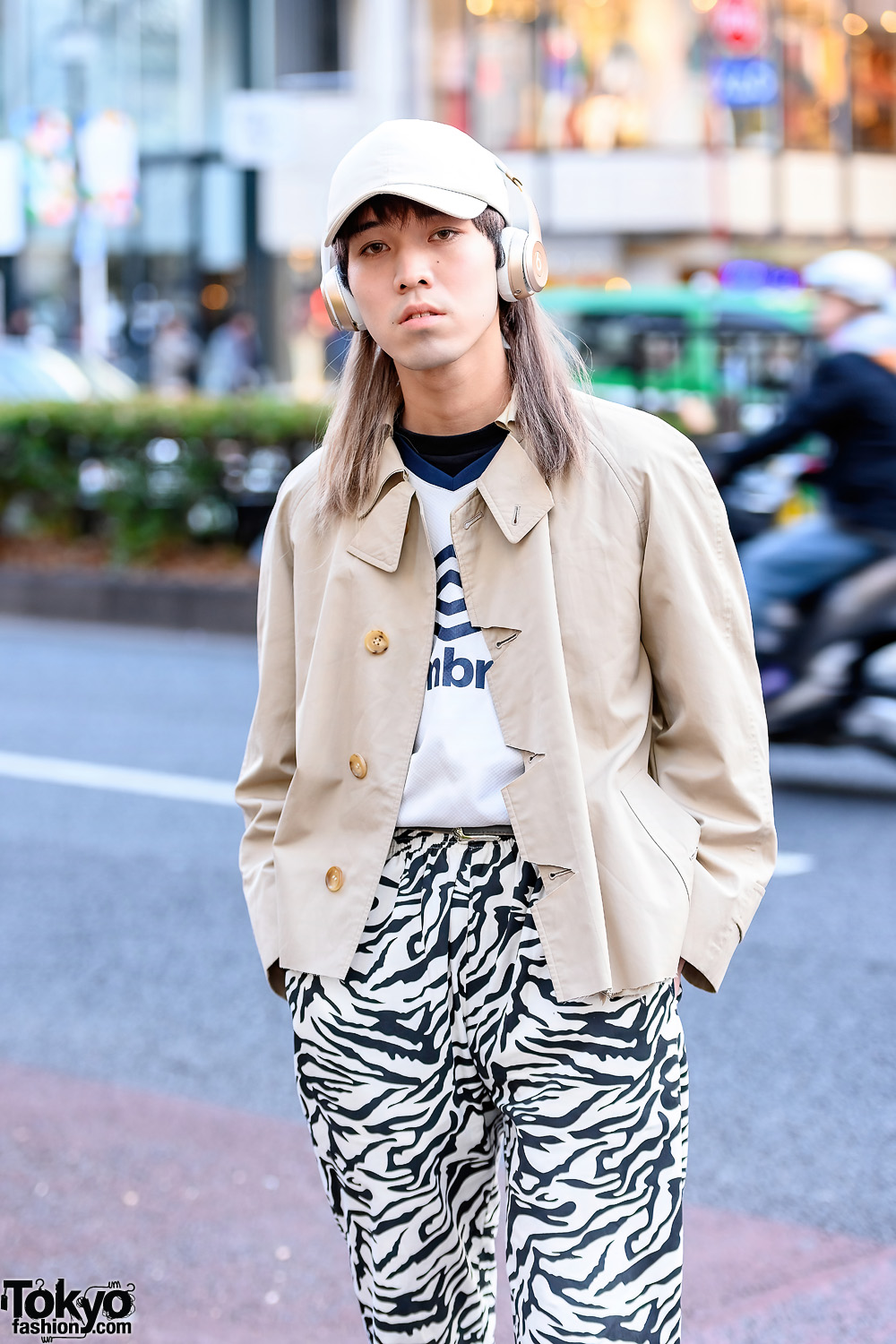 Tokyo Streetwear w/ Beats by Dre Headphones, Remake Burberry Coat 