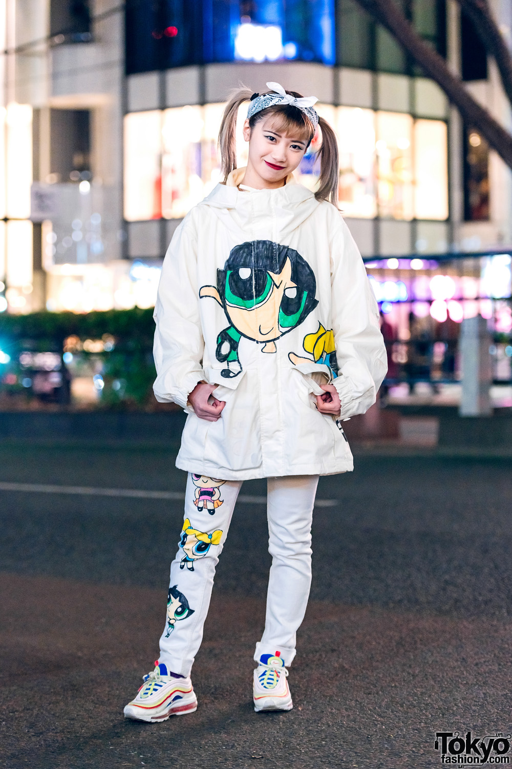 All White Powerpuff Girls Streetwear Style w/ Hair Bandana, Parka Jacket, Skinny Jeans & Nike Sneakers