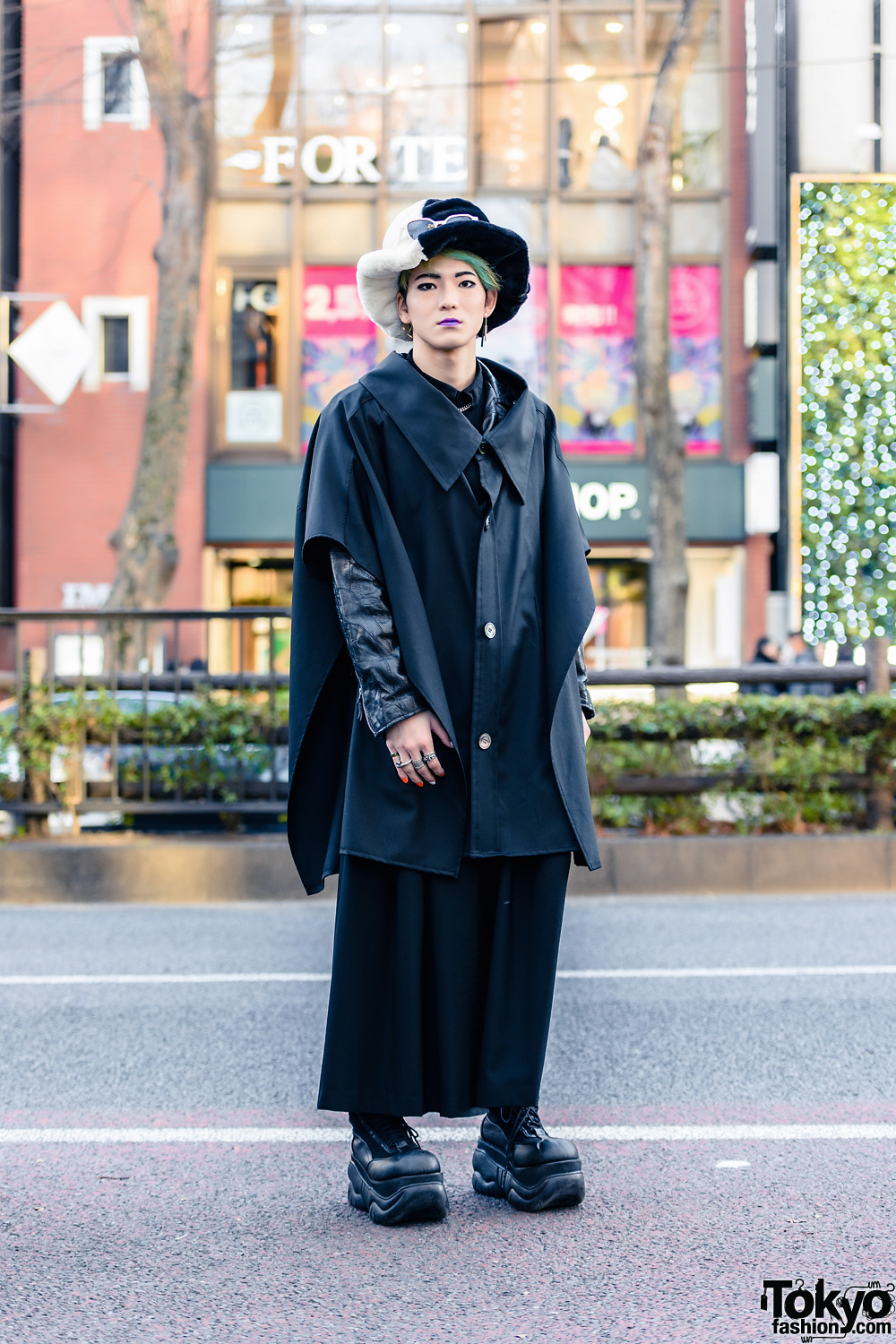 All Black Harajuku Street Style w/ Furry Two-Tone Hat, Mismatched ...