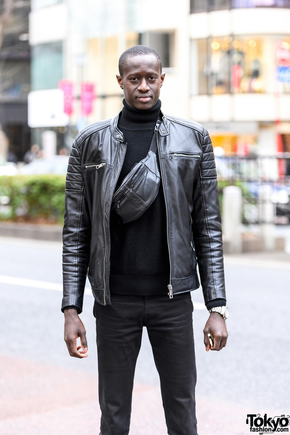 I nåde af handling Let Monochrome Minimalist Tokyo Style w/ Silver Watch, Leather Jacket, Turtleneck  Sweater, Skinny Jeans, Waist Bag & Nike Lebron Sneakers – Tokyo Fashion