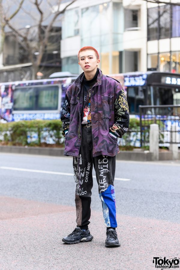 Japanese Model’s Cote Mer Graphic Street Style w/ Pink Shaved Hair, Camouflage Jacket, Half Print Shirt, Graphic Pants, (ME) Harajuku & Balenciaga Sneakers