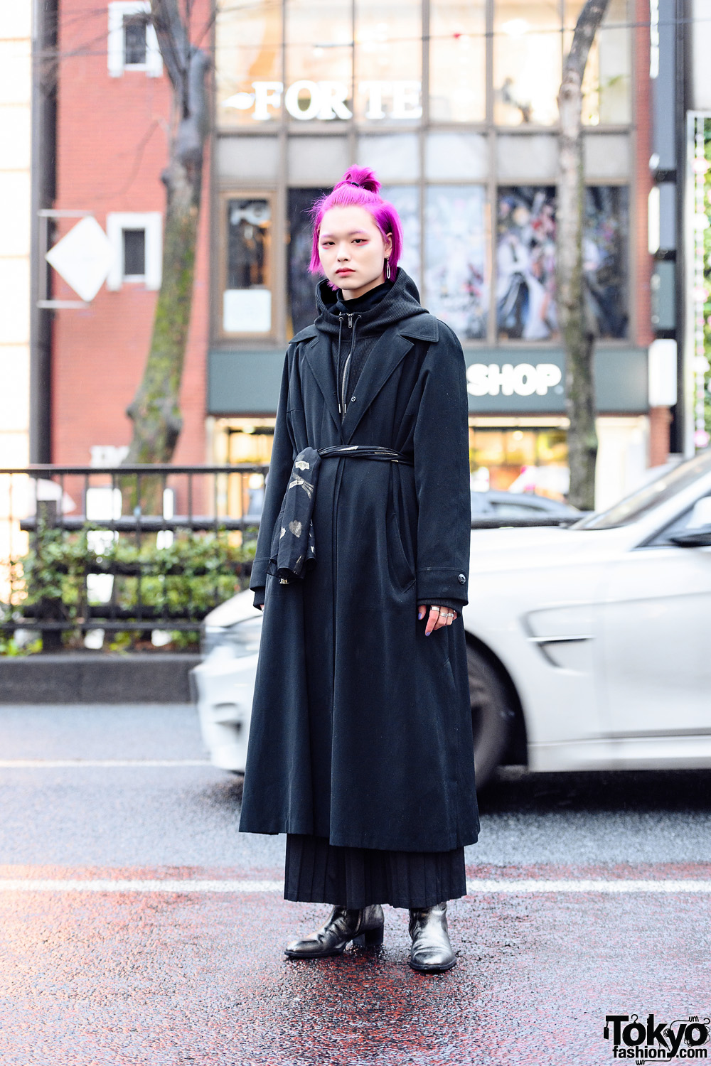 All Black Menswear Street Style w/ Pink Hair, Resale Fashion, Keisuke Yoneda Pleated Maxi Skirt, Gucci, Number (N)ine & Saint Laurent Boots