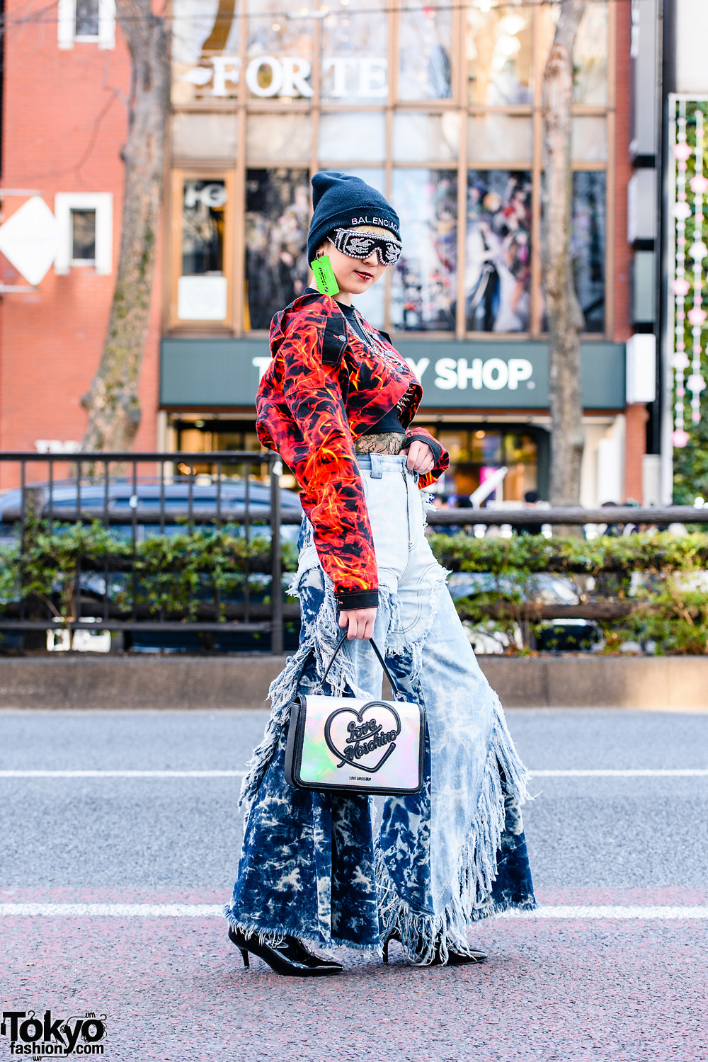 loop Rodeo Lover og forskrifter Graphic Tokyo Street Style w/ Balenciaga Beanie, Studded Sunglasses, ID  Earring, Silver Chains, Dolls Kill Flame Jacket, Spiked Bralette, MYOB  Flared Pants, Moschino & Patent Leather Heels – Tokyo Fashion
