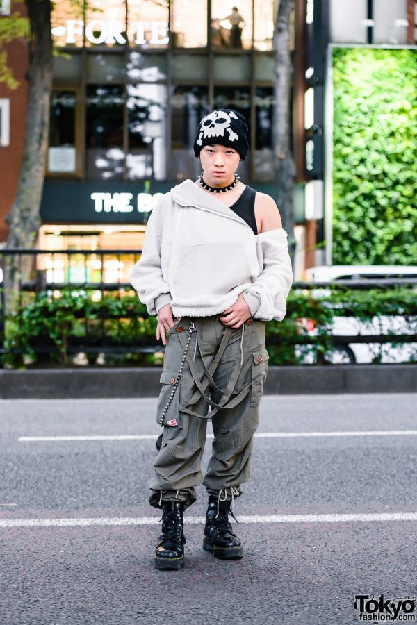 Harajuku Girl in 1990's Street Style w/ Hollister Crop Top, Tripp Pants,  Gucci Circle Bag & 53045 Spike Sneakers – Tokyo Fashion