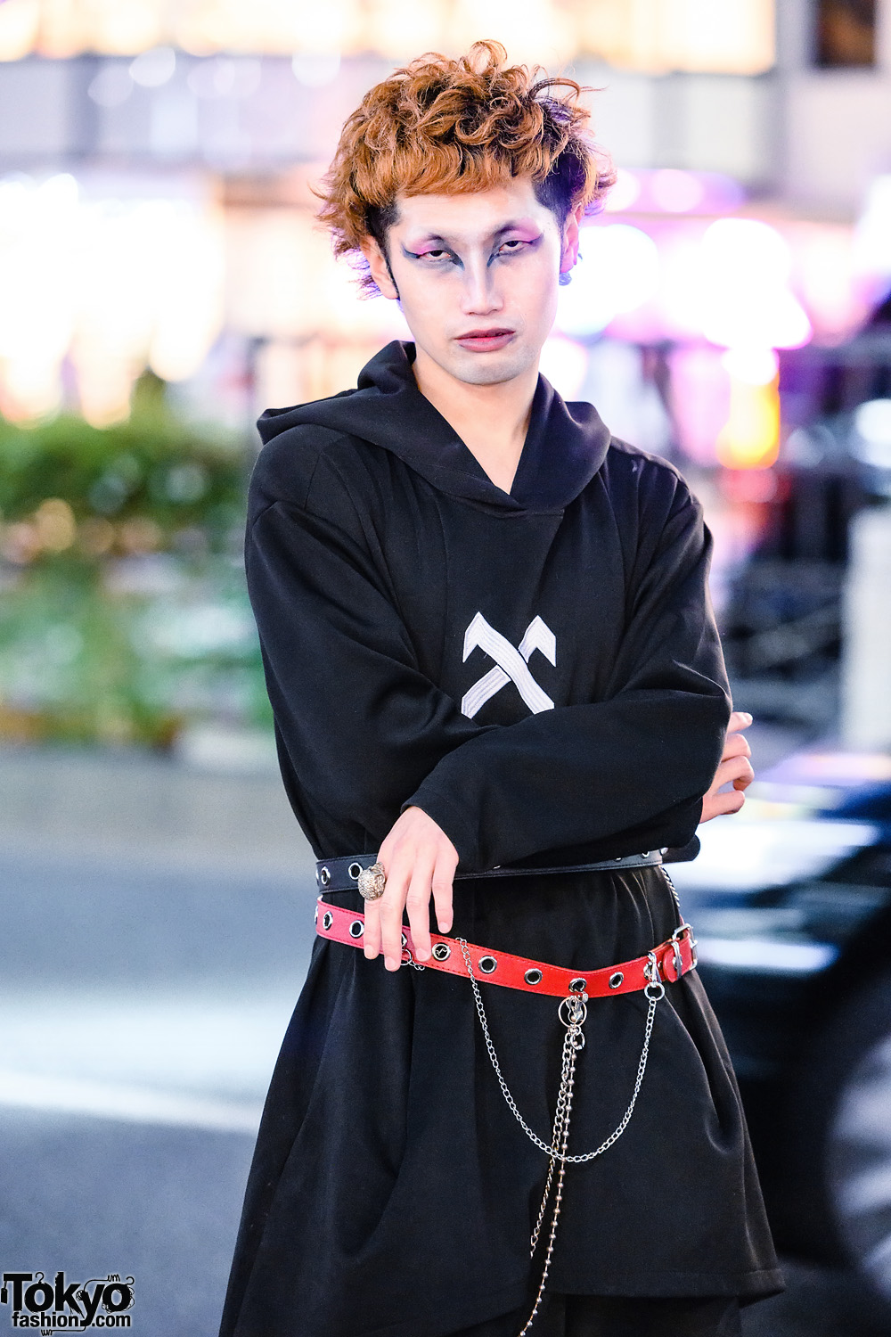 All Black Look in Harajuku w/ Striking Eye Makeup, Hoodie Sweater, Long ...