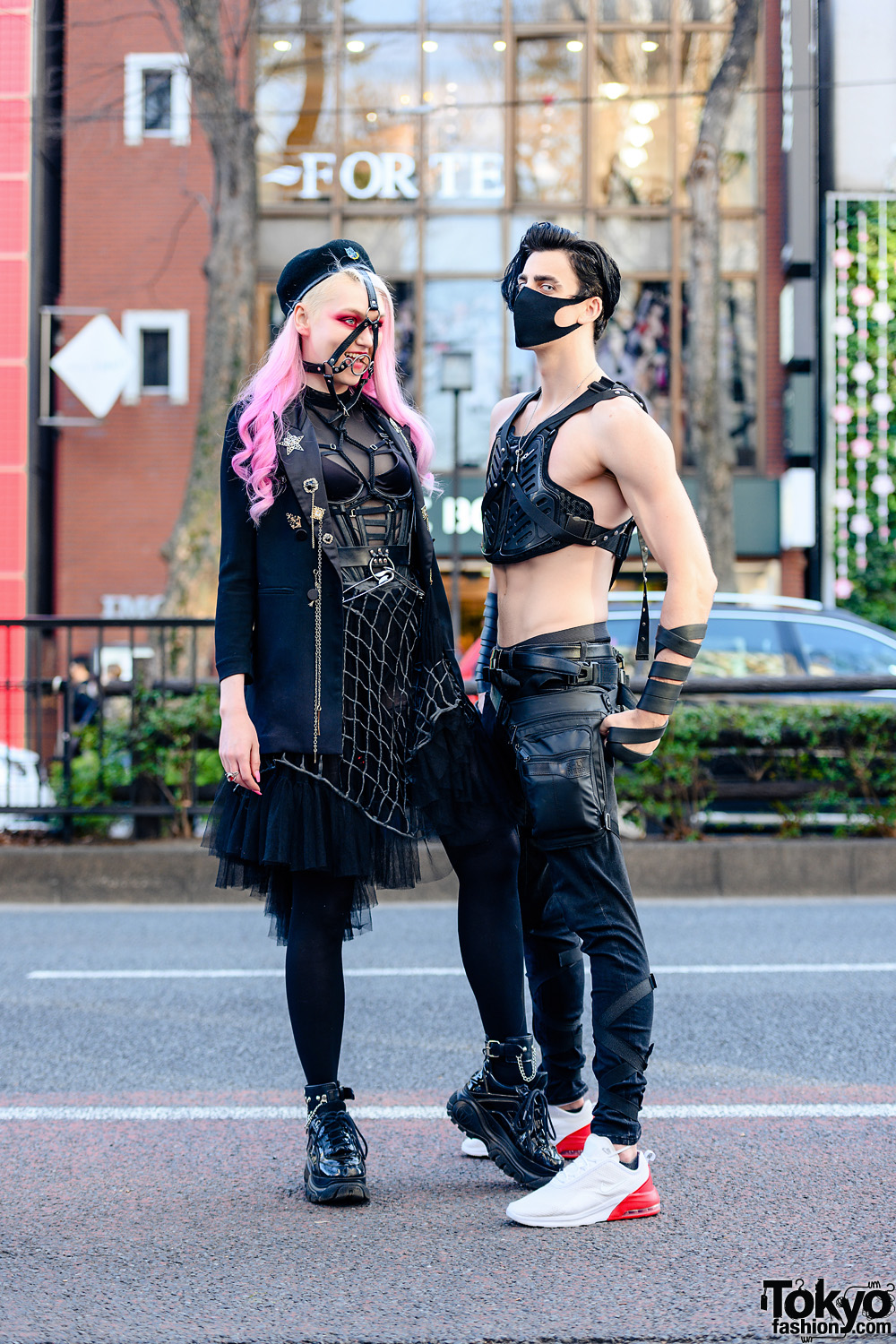 Tokyo Cyberpunk Streetwear Styles w/ Pink Hair, Killstar Harness, URB ...