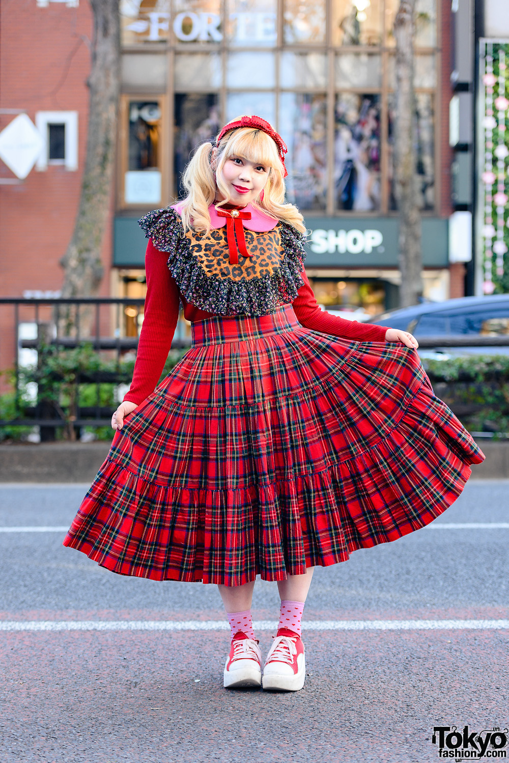 Red Harajuku Style w/ Bow Headband, Ribbed Sweater, HEIHEI Detached Collar, Tiered Plaid Skirt & Tokyo Bopper Sneakers