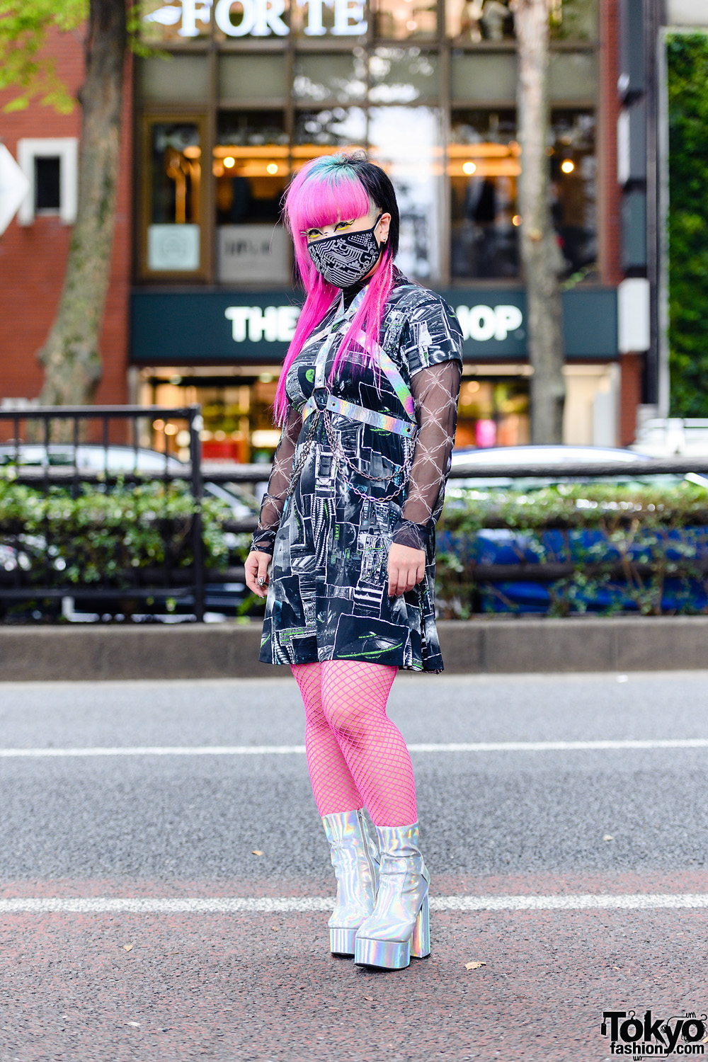 Japanese Cyber Street Style w/ Tri-Color Hair, Winged Eye Makeup, Reflector Harness, Dolls Kill Barbed Wire Top & Iridescent Platform Boots