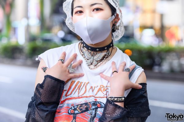 Tokyo Trio Streetwear Styles w/ Lace Headdress, Bucket Hat, Axes Femme ...
