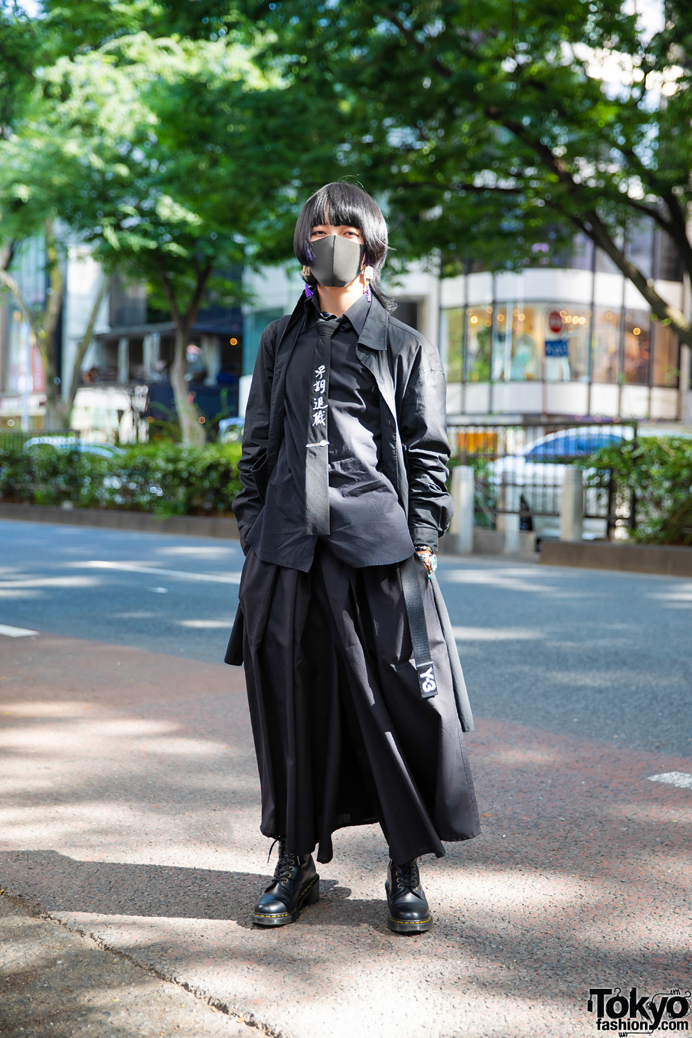 All Black Tokyo Menswear Style w/ Pageboy Hairstyle, Handmade Mahjong  Tassel Earrings, Y-3, Yohji Yamamoto, Y's, SAAD, Ground Y Tote & Dr.  Martens – Tokyo Fashion