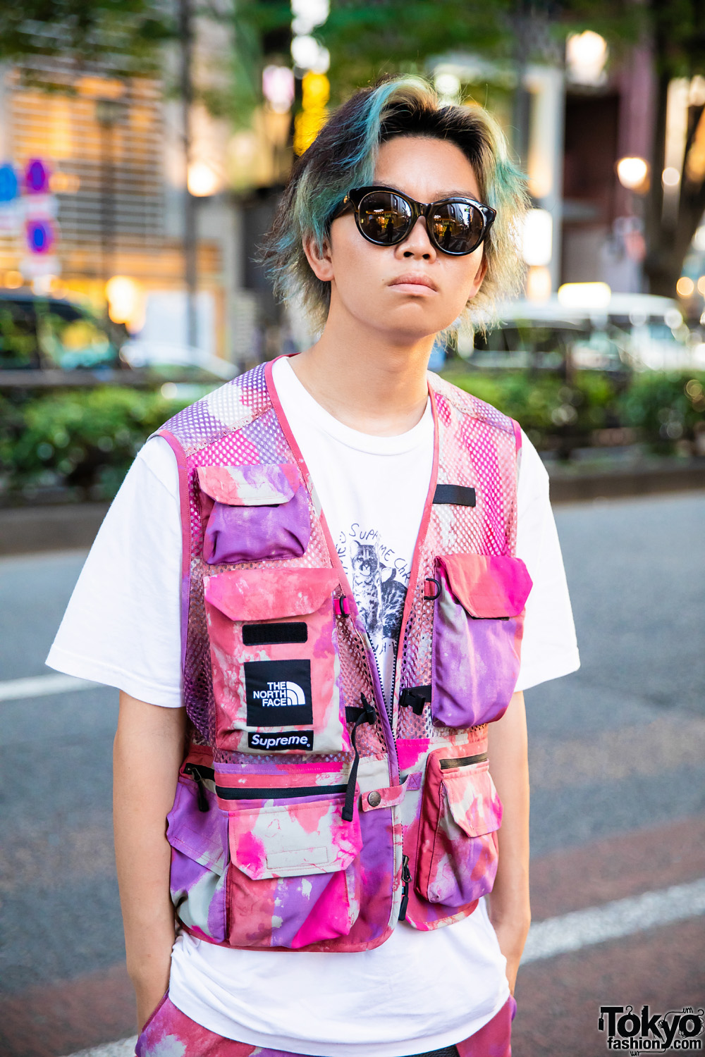 Harajuku Guy in Pink Camouflage Fashion w/ Supreme White Shirt, Supreme X The  North Face Pink Camo Vest and Pants, Nike Air Barrage Shoes – Tokyo Fashion