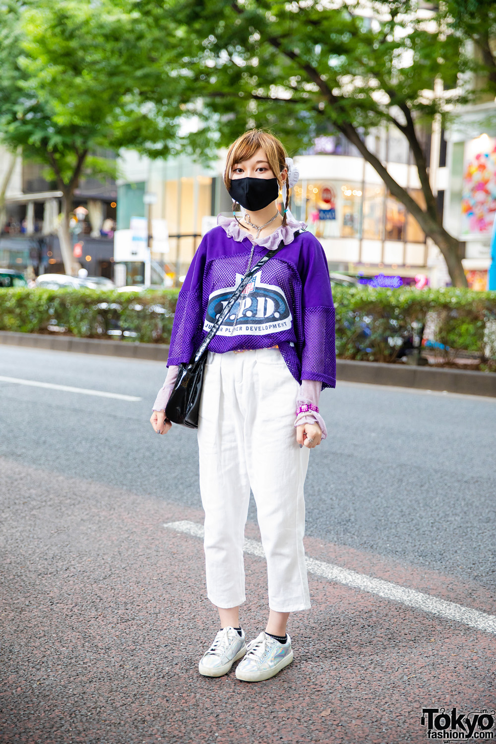 Harajuku Street Style w/ Twin Buns, Face Mask, NFL Jersey Shirt, Mocha  Cropped Pants, X-Girl Sling Bag & Iridescent Sneakers – Tokyo Fashion