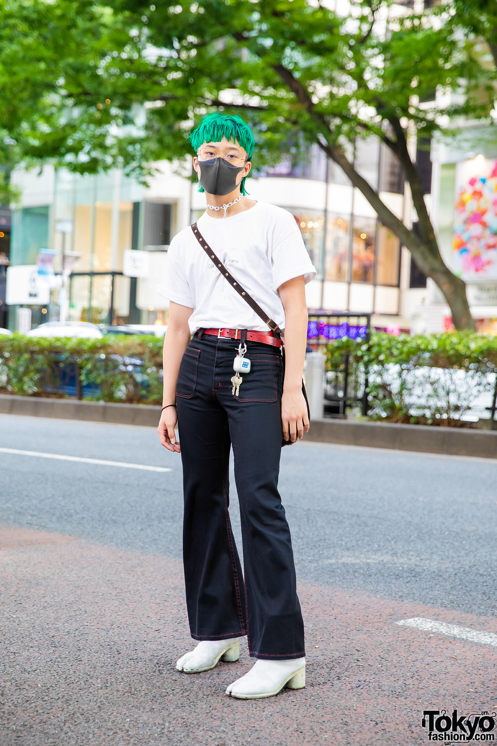 Tokyo Street Style w/ Emerald Green Hair, Black Face Mask, Faith Tokyo, Calvin Klein Cuffed Shirt, D&G Crossbody Bag, Flared Jeans & Tabi Boots