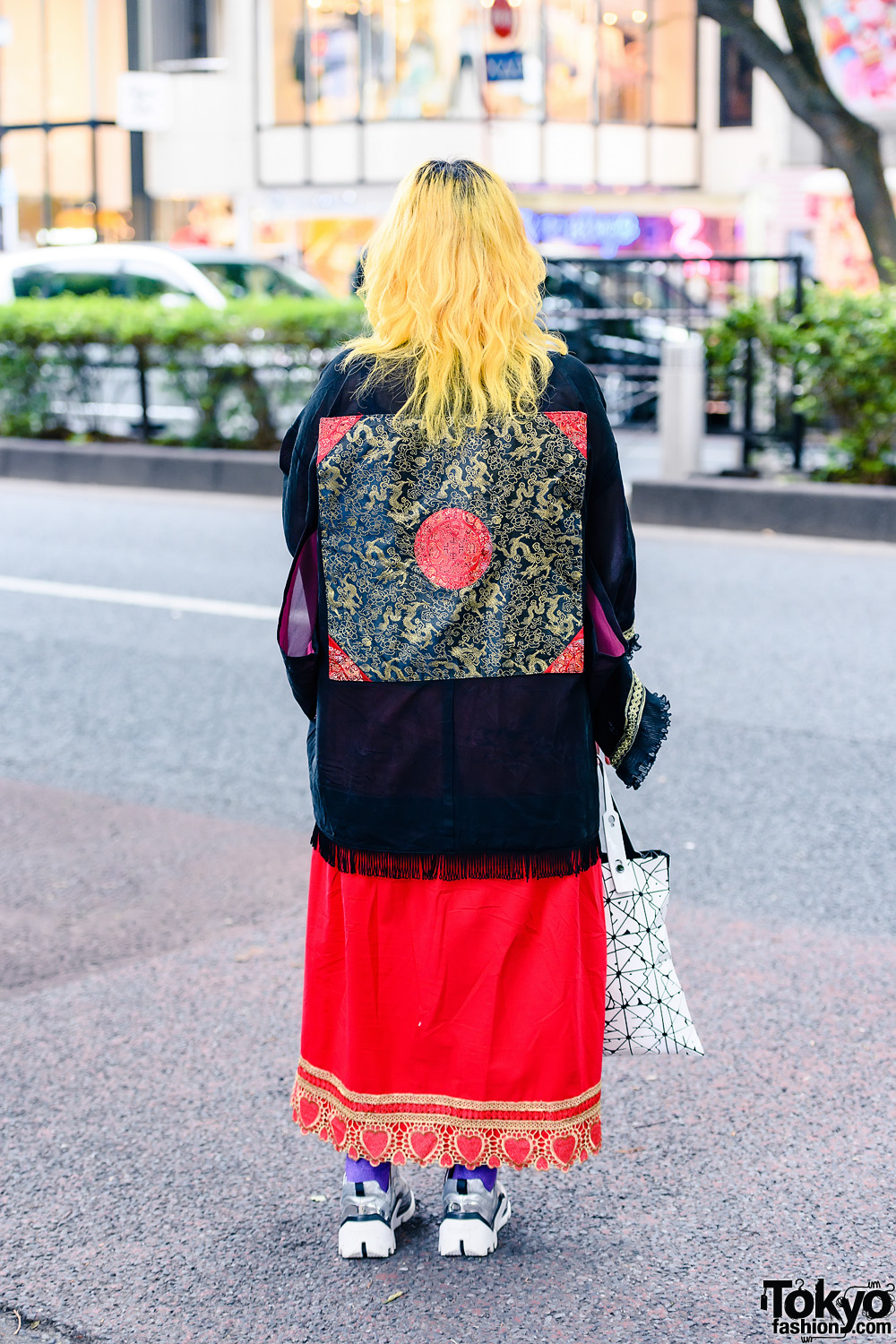 Yellow Hair & Mixed Floral Prints in Harajuku w/ Kastane, Bao Bao Issey  Miyake, Pierre Hardy & Vintage Fashion – Tokyo Fashion
