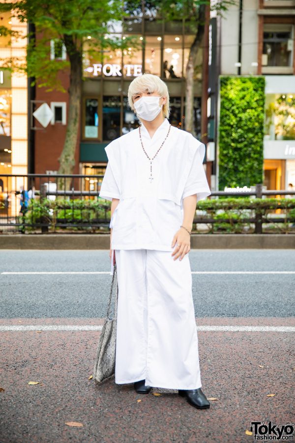 All White Tokyo Menswear Street Style w/ Bleached Hair, Rosary Necklace, Sasquatchfabrix Tunic, UNIQLO Wide Pants, Dog Harajuku, WEGO Snakeskin Tote & Roker Square Toe Boots
