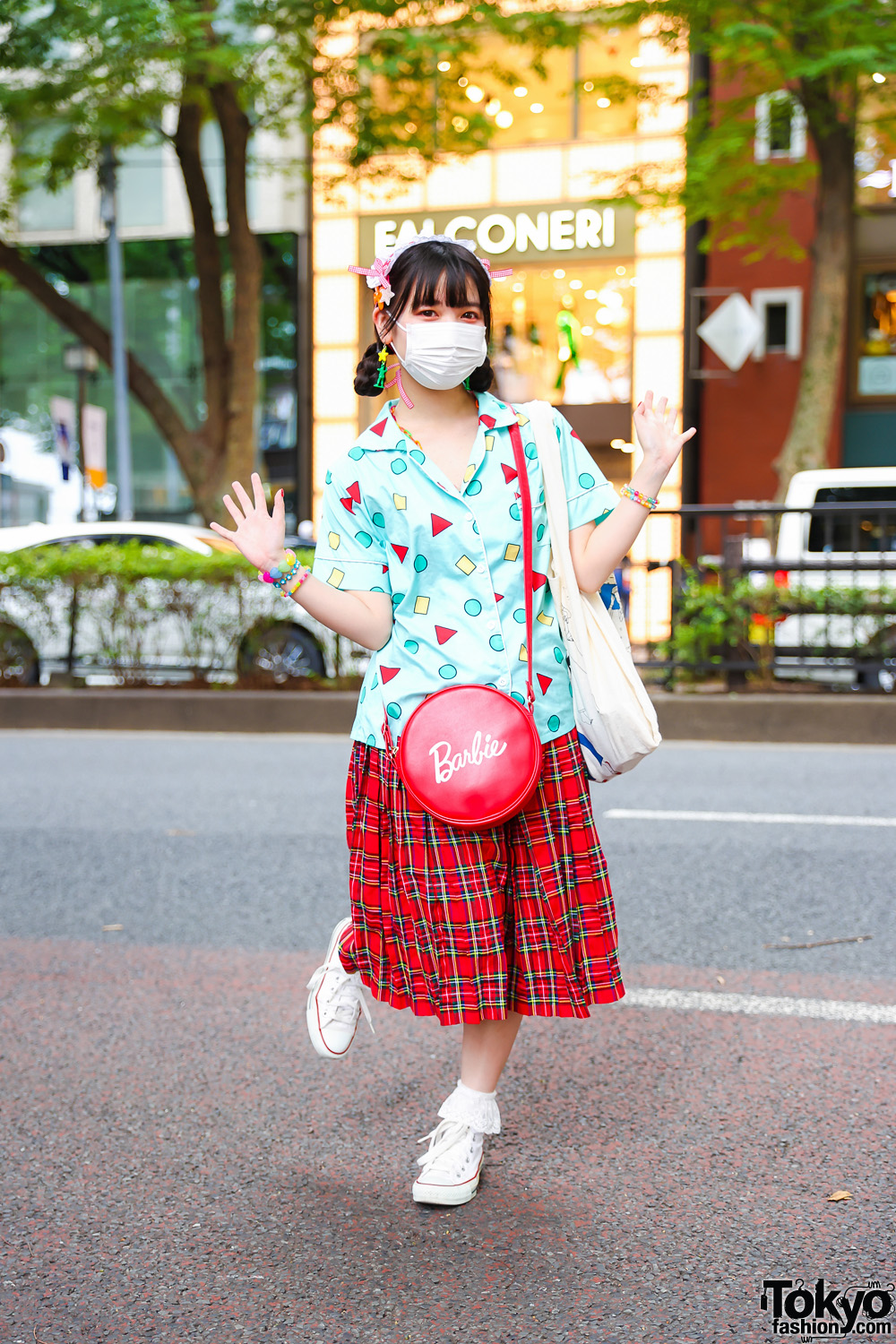 ACDC Rag Staffer Plaid Street Style w/ Kinji Shirt, ACDC Rag Plaid Skirt, Converse Sneakers, Asoko Barbie Bag, Claire's and Decotoland Accessories