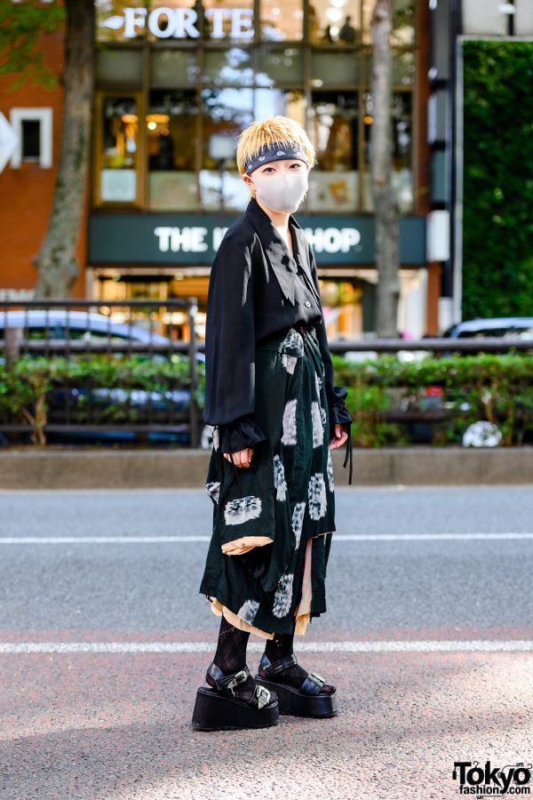 Japanese Fashion Student in Tokyo w/ Headband, Double Lapel Blouse ...