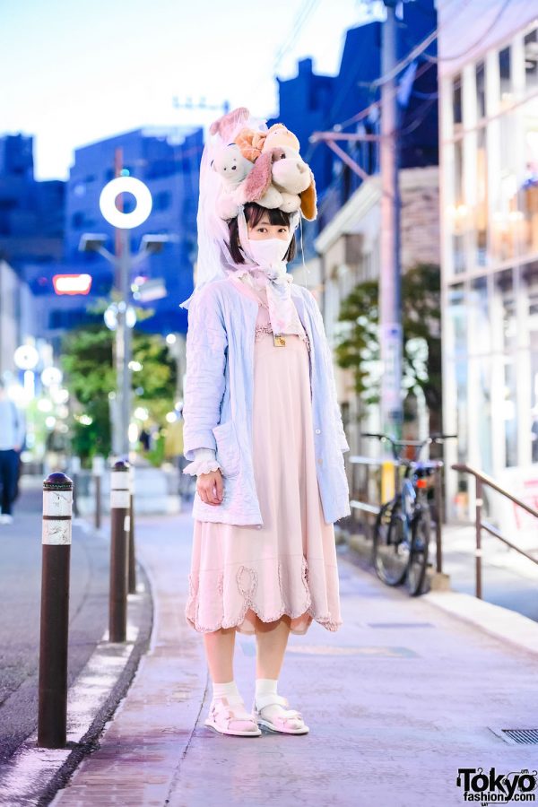 Tokyo Gothic Style in Harajuku w/ Wide Brim Hat, Lace Parasol