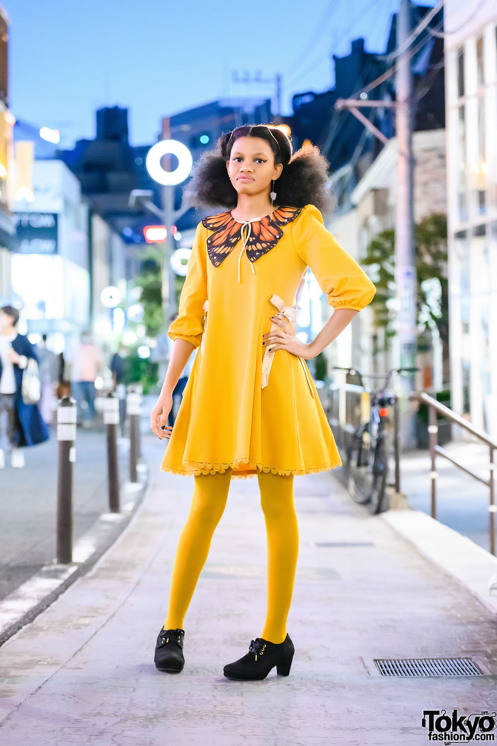 Tokyo-Based Model in Harajuku w/ Youlanda Butterfly Dress, Mustard Yellow  Tights & Coche et Coche Ankle Booties – Tokyo Fashion