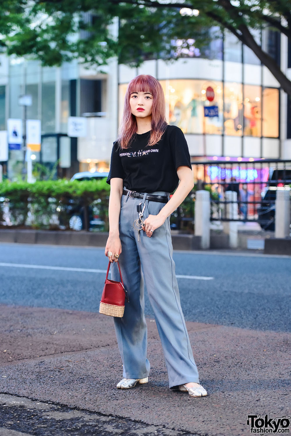 Tokyo Streetwear Style w/ Pink Hair, Un by Tomoyo Yoshida Rings, Salix T-Shirt, Dairiku Pants, Banoll Bucket Bag & Maison Margiela Tabi Shoes