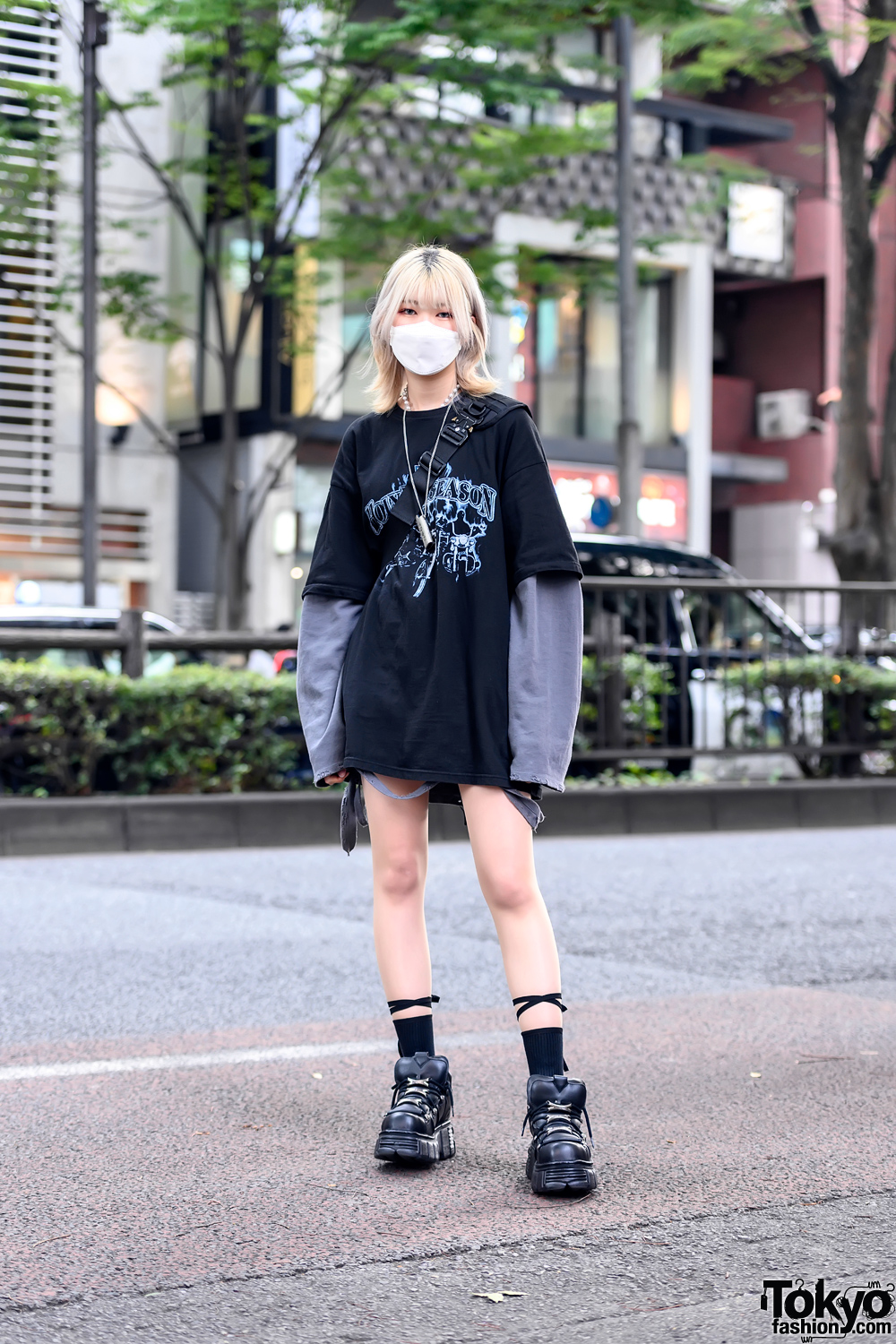 Harajuku Girl in Gray & Black Street Style w/ Never Mind The XU, Rosen Kreuz, and New Rock Boots