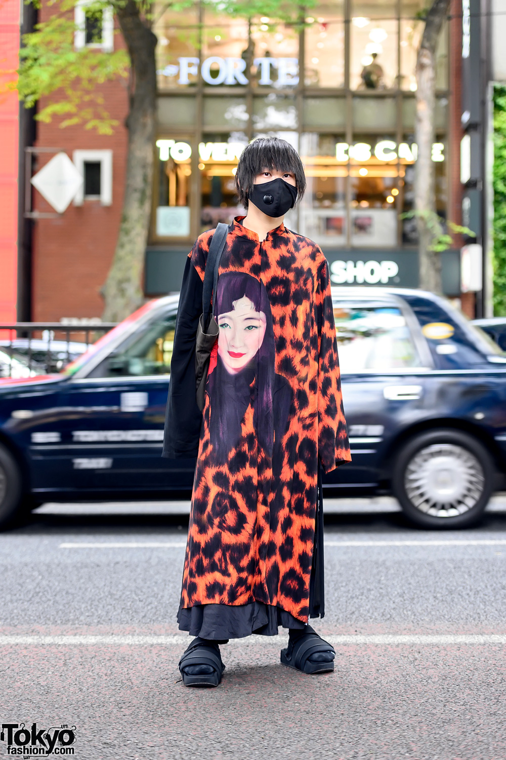 Yohji Yamamoto Japanese Street Style in Harajuku w/ Long Shirt, HA/ZA/MA  Pants, S'yte Face Mask, Comme Des Garcons & Y3 Platform Sandals – Tokyo  Fashion