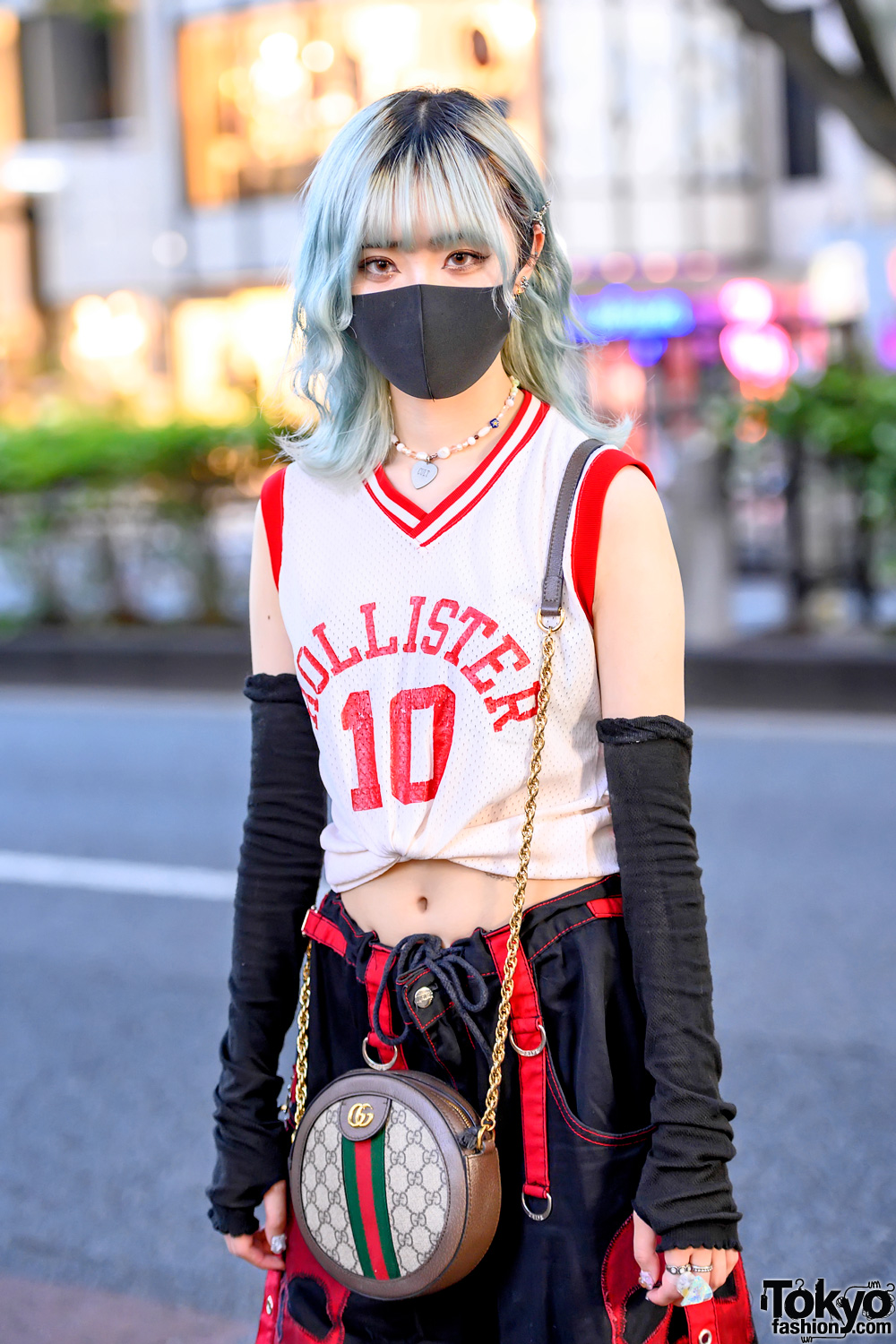 Harajuku Girl in 1990’s Street Style w/ Hollister Crop Top, Tripp Pants ... Famous Crop Circle