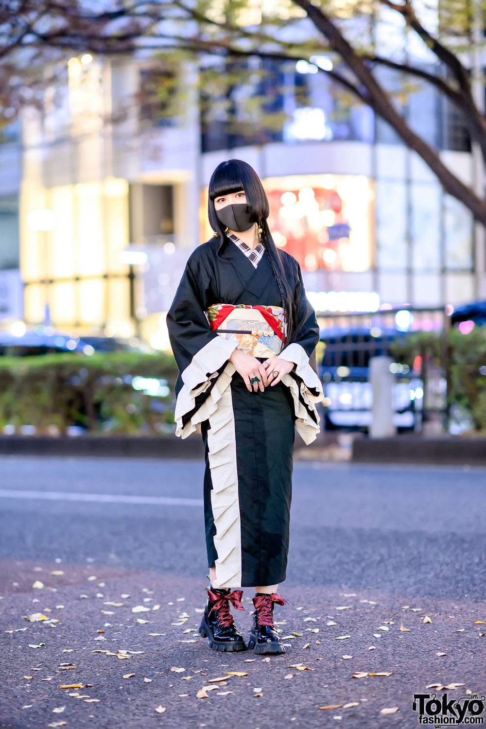 Japanese Kimono Street Style w/ Hime Haircut, Gofuku Yasan Obi, Saku Laboratory & Ribbon Laced Boots