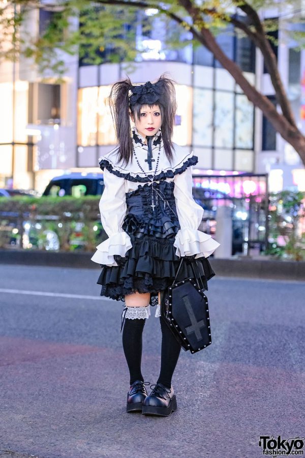 Japanese Gothic Lolita in Harajuku w/ Marble Fashion, Moi-Meme-Moitie, Current Mood & Demonia