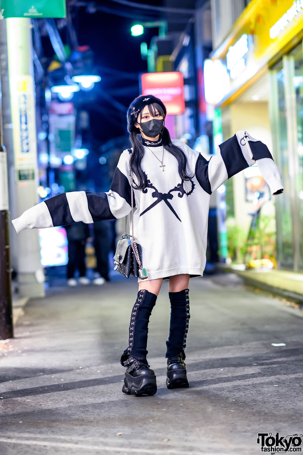 Japanese Fashion Designer in Harajuku w/ DimMoire Extra Long