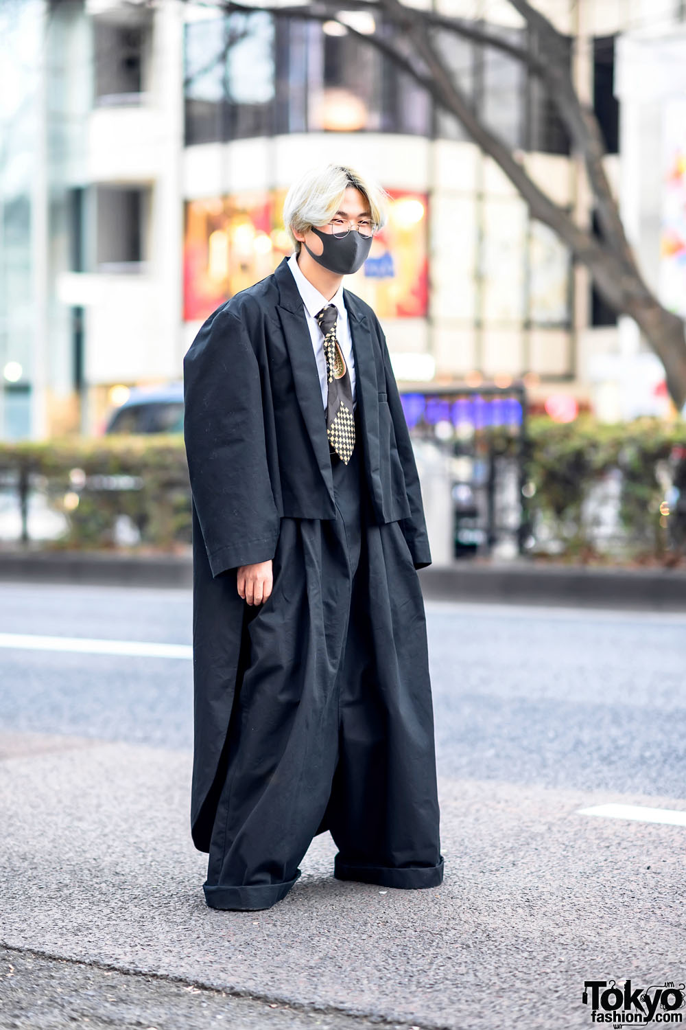 Oversized Japanese Street Style in Harajuku w/ Cotobuki