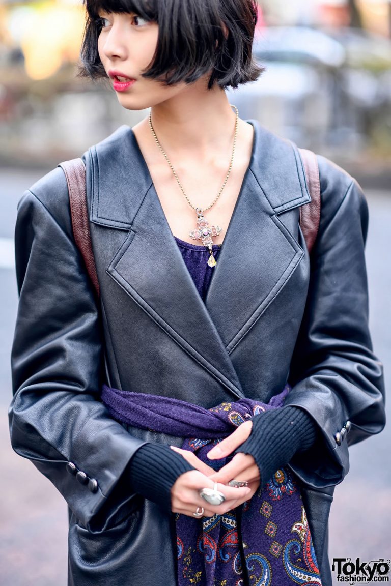 Japanese Vintage Street Style w/ Bob Hairstyle, Oversized Jacket, Scarf ...