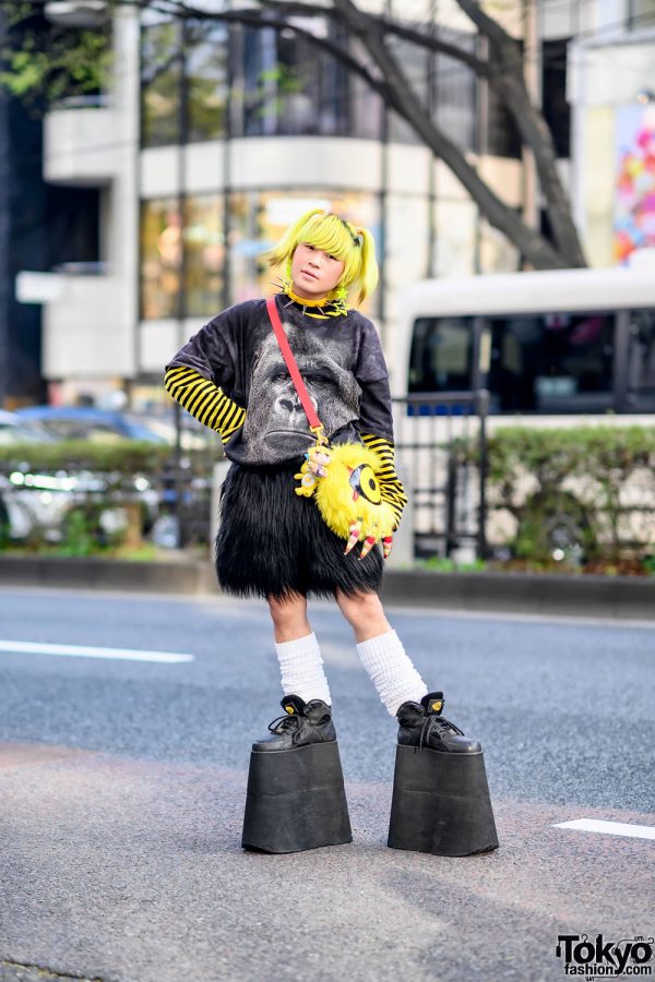 Japanese Kawaii Idol in Harajuku w/ Yellow Hair, Buffalo “Monster” 30cm Platforms, Loose Socks & Takuya Angel Bag