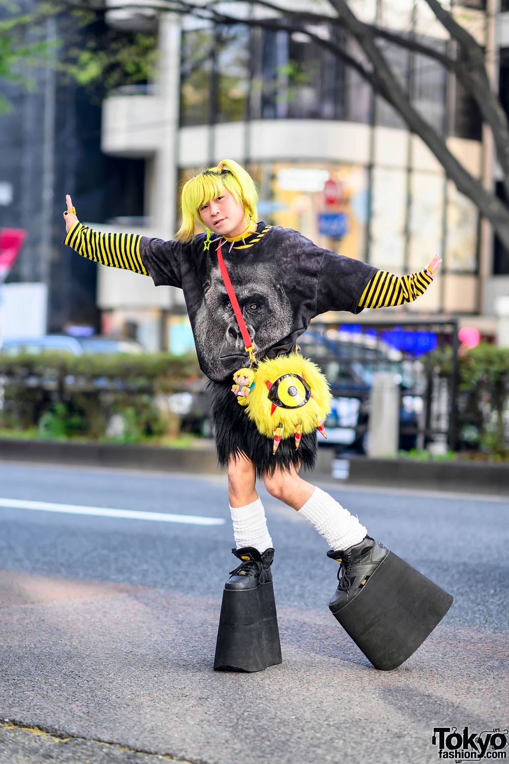 Japanese Kawaii Idol in Harajuku w/ Yellow Hair, Buffalo 